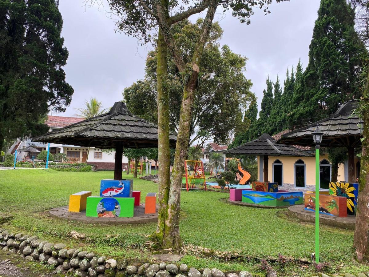 Hotel Puspa Sari Ciater Kültér fotó