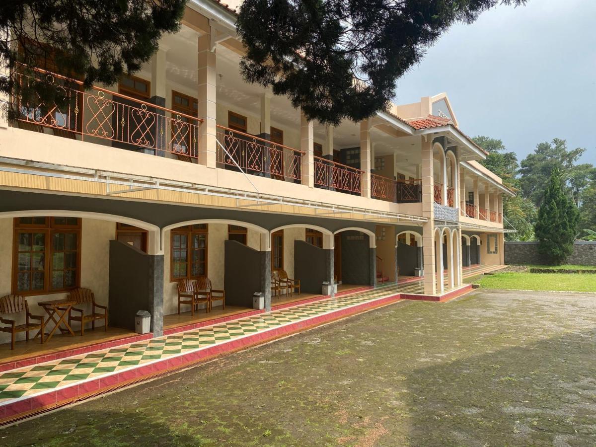 Hotel Puspa Sari Ciater Kültér fotó