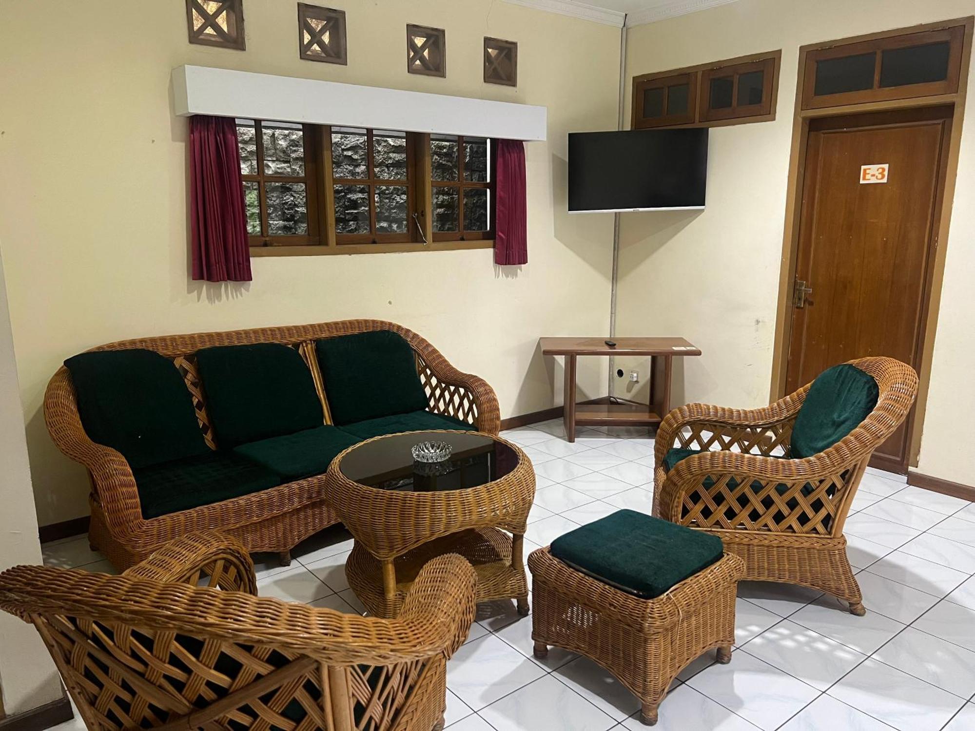 Hotel Puspa Sari Ciater Kültér fotó